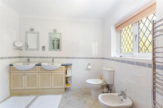 Main Ensuite