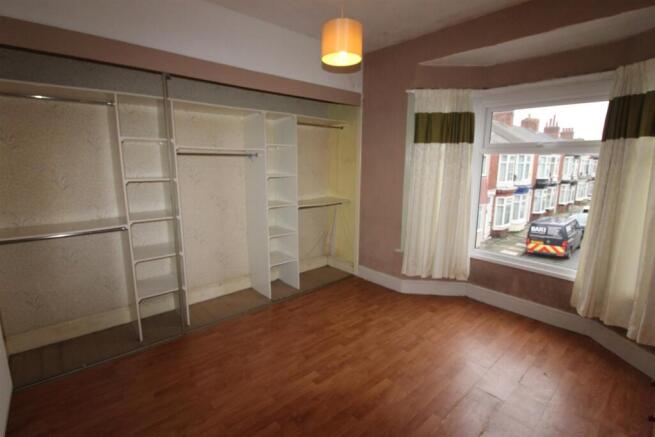2 bed Terraced to rent Image 5