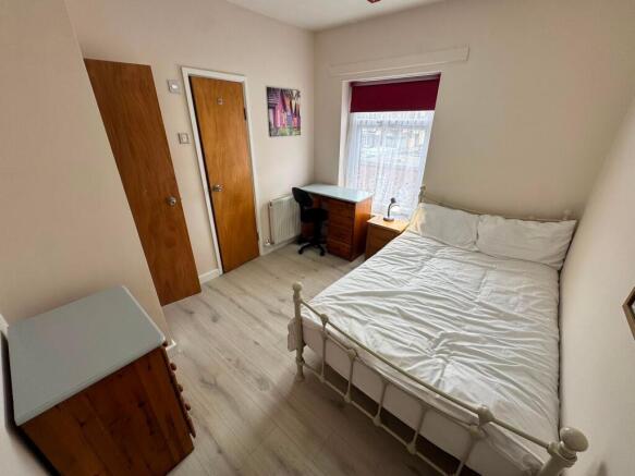 En-Suite 5