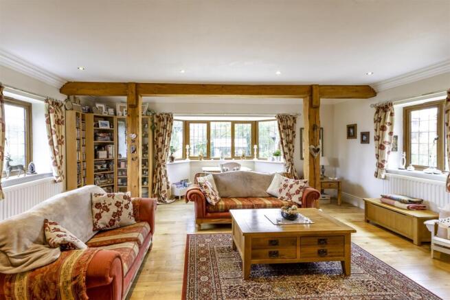 4 bed Detached for sale Image 9
