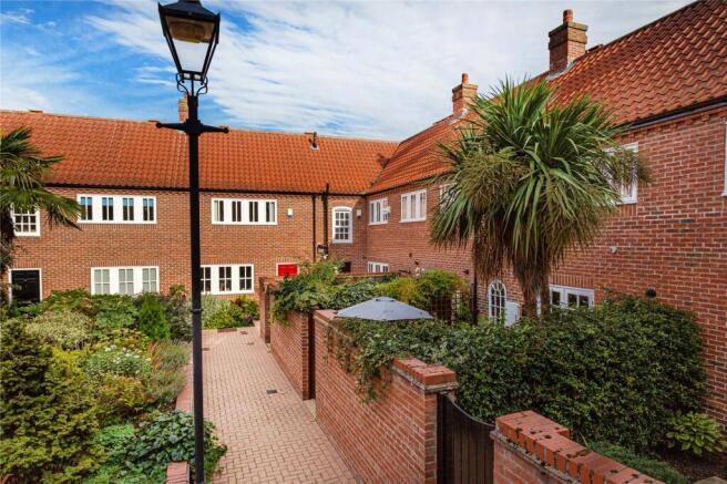 2 bed Flat for sale Image 10