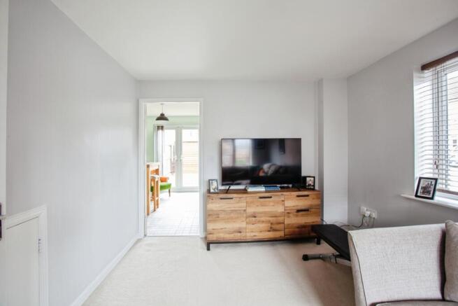 3 bed Semi-Detached for sale Image 8