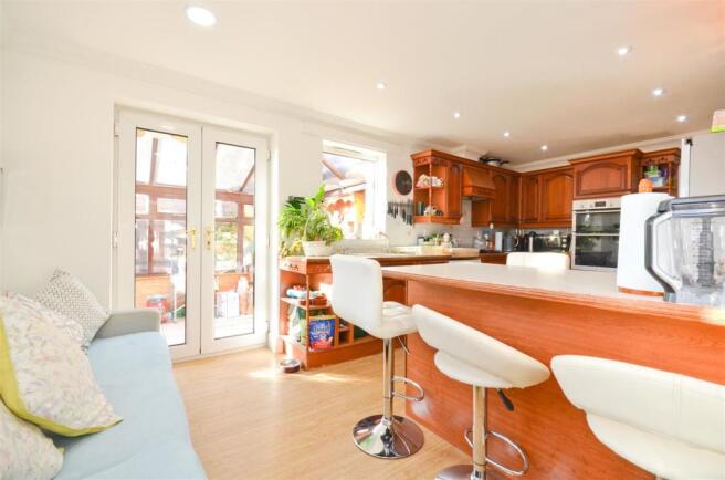 Kitchen-Breakfast Area - Newport - Isle of Wight E