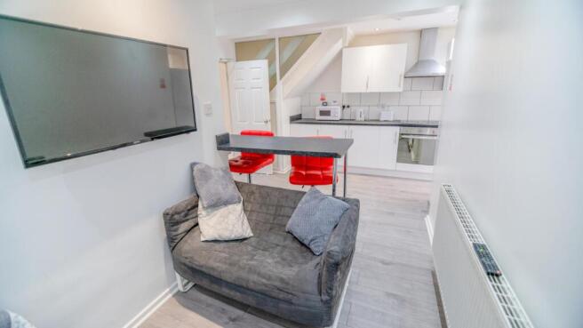 Kitchen/ Living Room