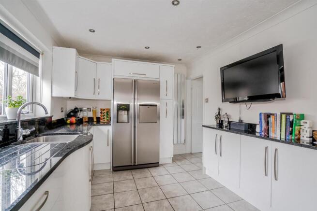 Fremantle Drive, Cannock, WS122GY-6.jpg