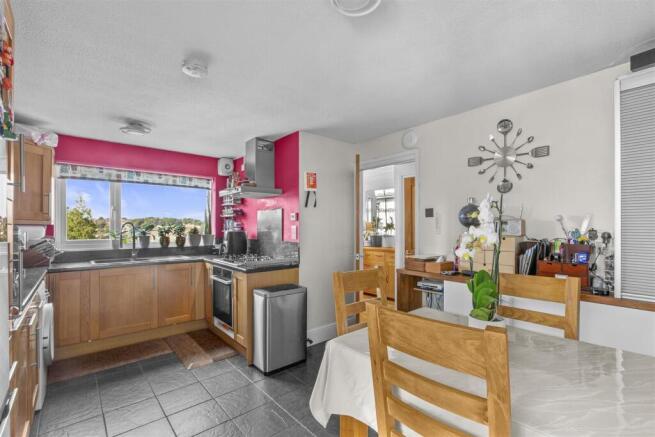 33 Brecon Way, HP13 5NN-1.jpg