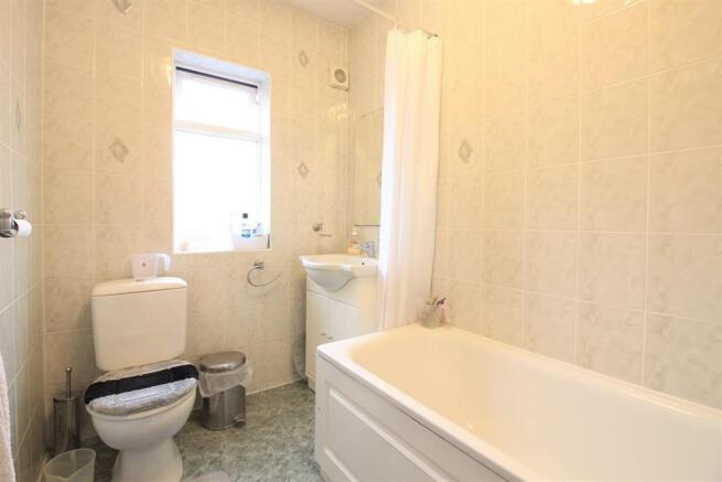 Family Bathroom/ WC