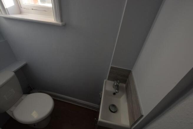 2 bed Flat to rent Image 8