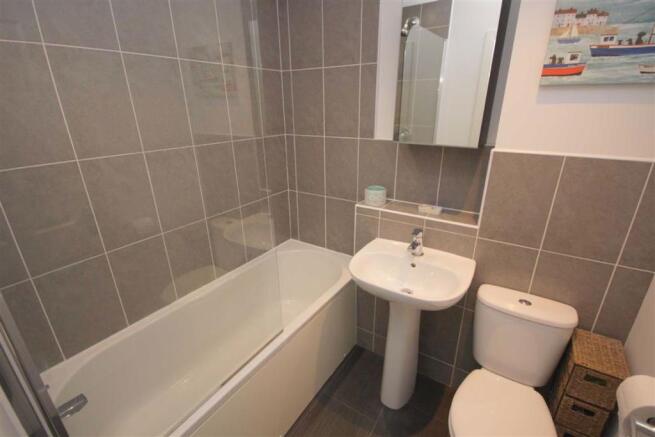 BATHROOM / WC
