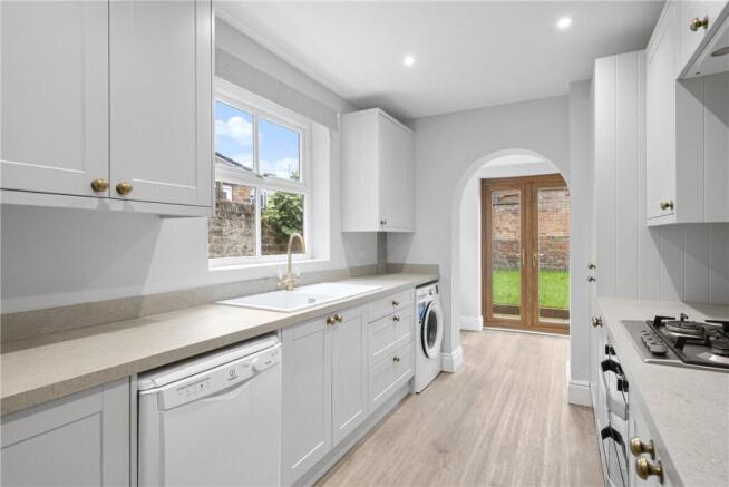4 bed Terraced for sale Image 5