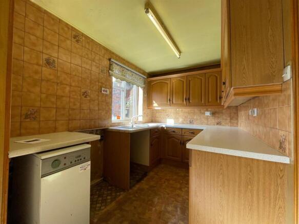 3 bed House for sale Image 4
