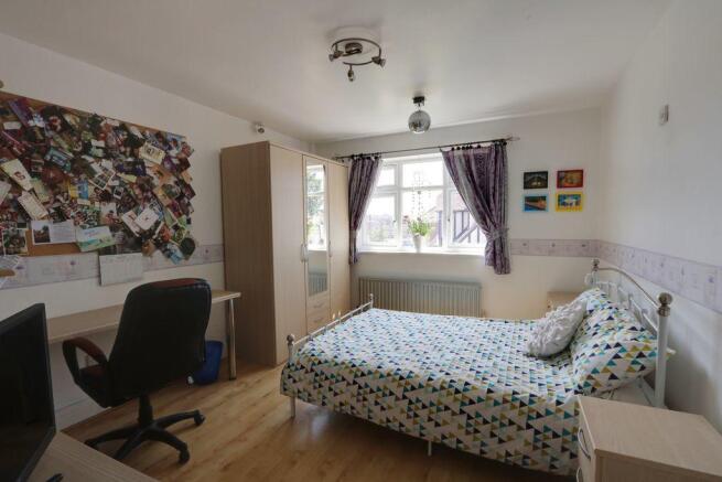 Bedroom 2 (Double)