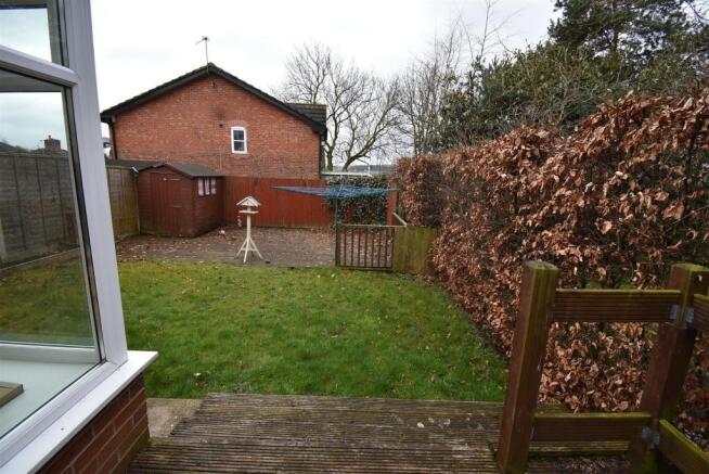 REAR GARDEN2.jpg