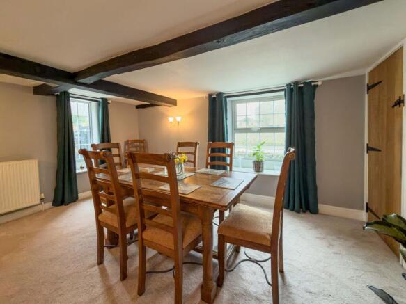 4 bed Semi-Detached for sale Image 8