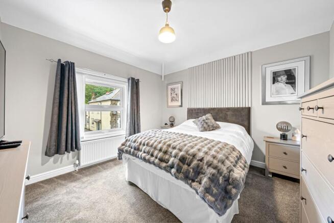 3 bed Semi-Detached for sale Image 9