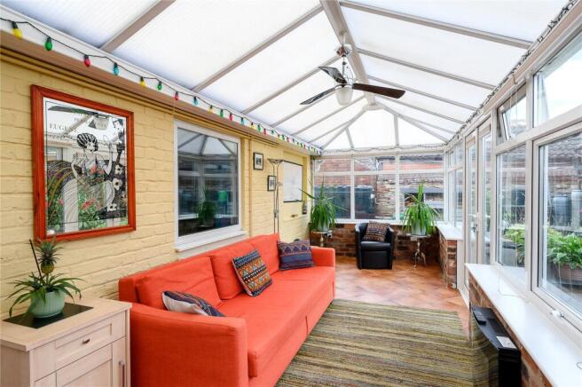 3 bed House for sale Image 9