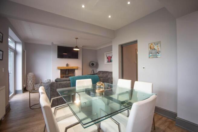 4 bed Semi-Detached for sale Image 8