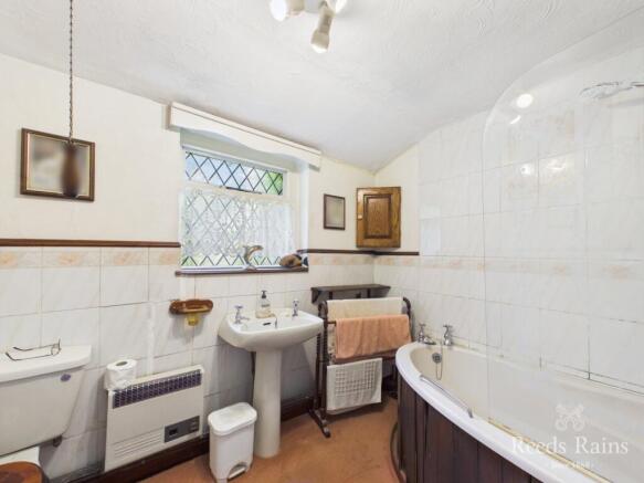 2 bed Detached for sale Image 11