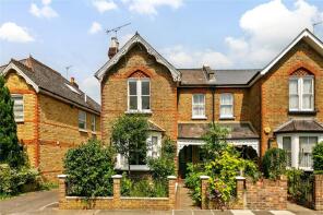 10, Linden Grove, Teddington TW11 8LT