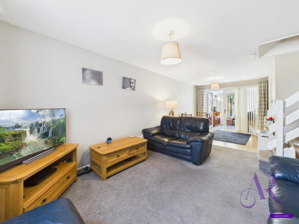 CAM05316G0-PR0464-STILL021