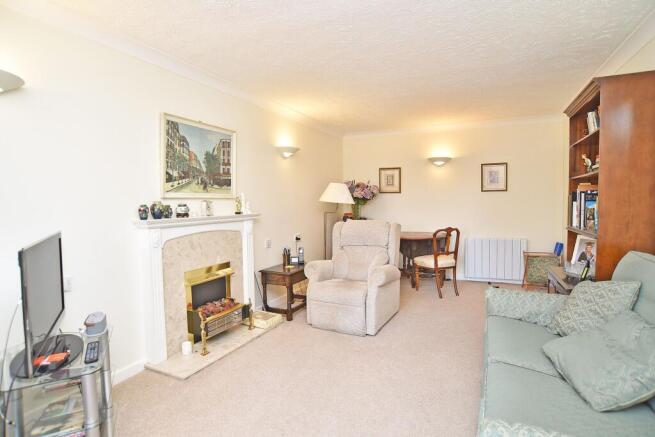2 bed Flat for sale Image 5