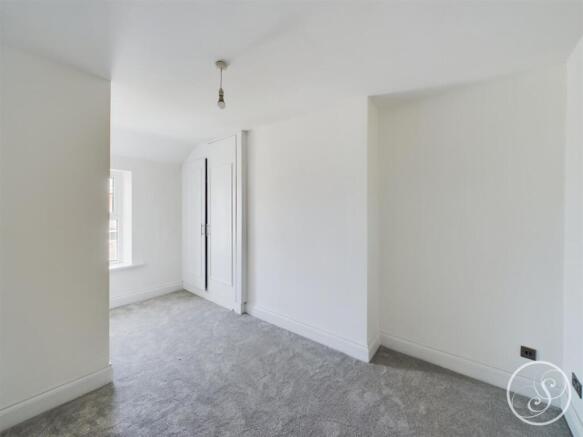 2 bed Flat to rent Image 5