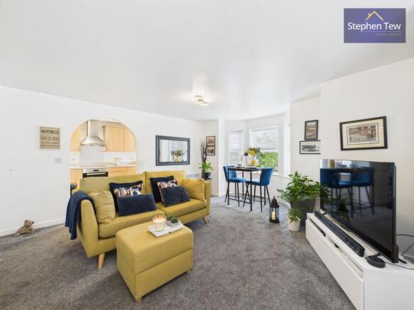 Lounge/ Dining Room