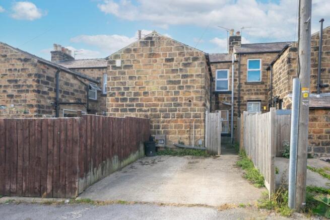 2 bed Terraced to rent Image 10