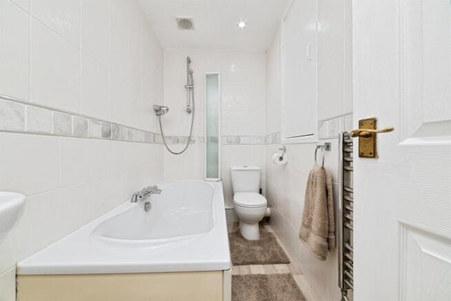 2 bed Terraced for sale Image 8