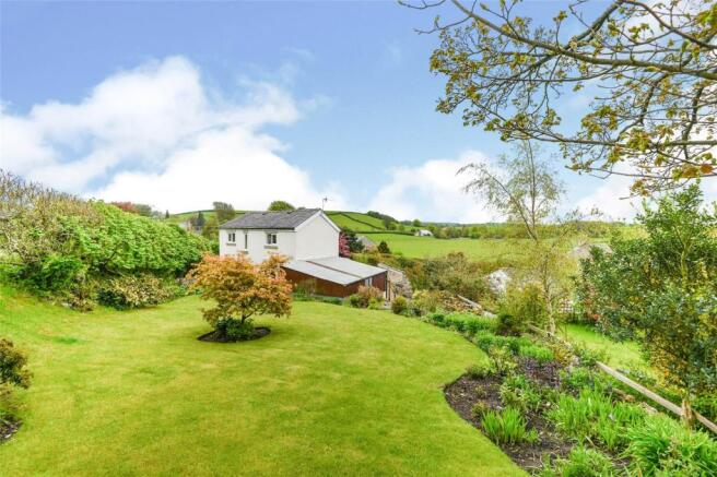 Rear Gardens And Vie