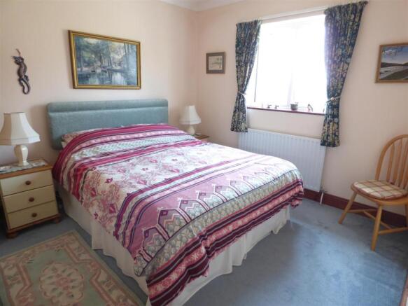 BEDROOM 2