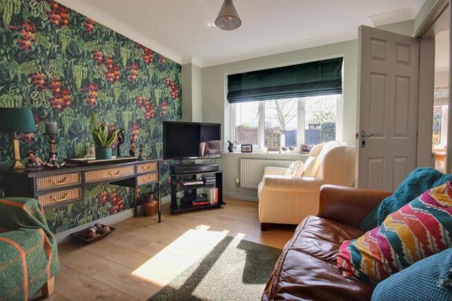 4 bed Detached for sale Image 9