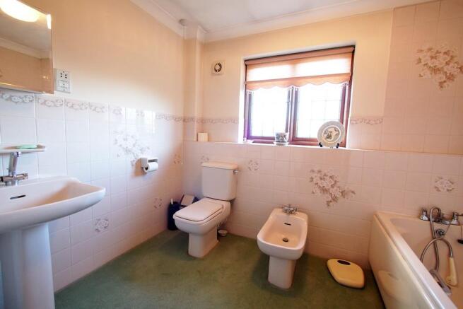 Family Bathroom 