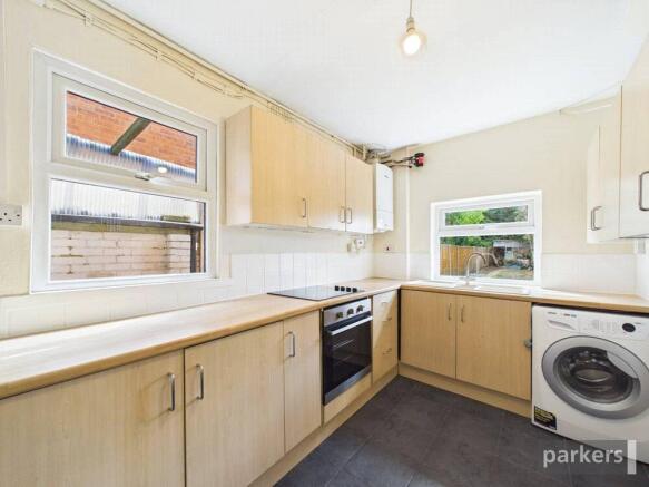 Basingstoke Road, Reading, Berkshire, RG2 photo 4