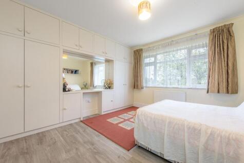 Powys Lane, Southgate, London, N13