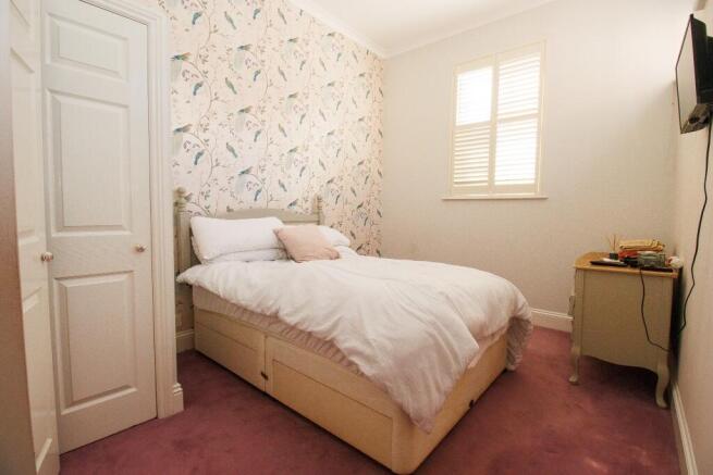 2 bed Ground Flat for sale Image 8