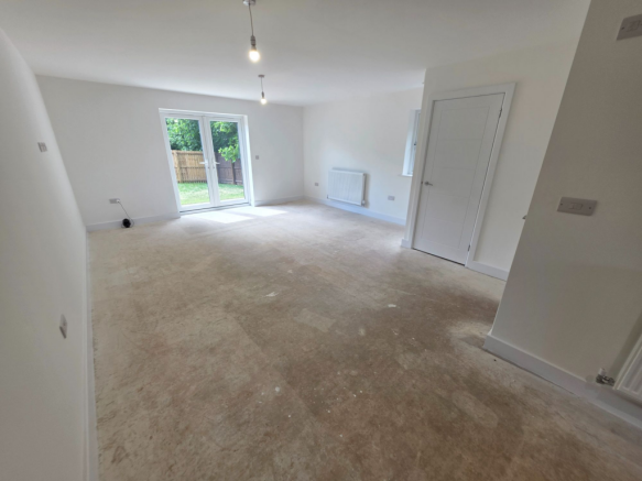 3 bed Semi-Detached for sale Image 8