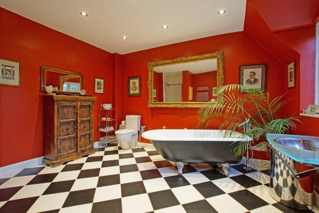 En Suite Bathroom