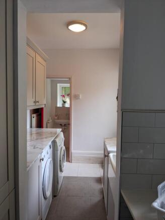 5 bed Semi-Detached for sale Image 10