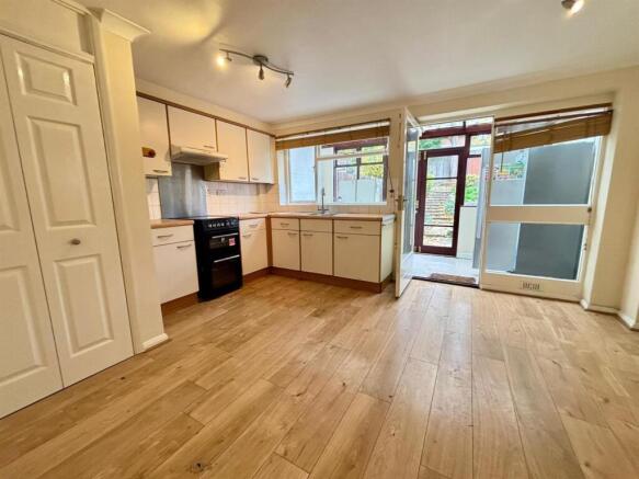 WhatsApp Image 2025-11-04 at 11.28.50_1f8b7319.jpg