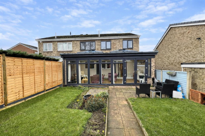 REAR GARDEN & GARAGE