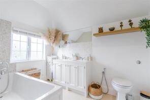 10, Poplars Close, Ruislip HA4 7BU