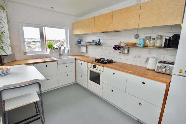 KITCHEN/BREAKFAST ROOM