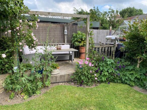 Moorside garden 1.jpg