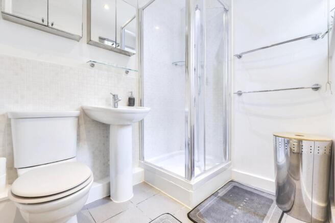 2 bed Flat for sale Image 12