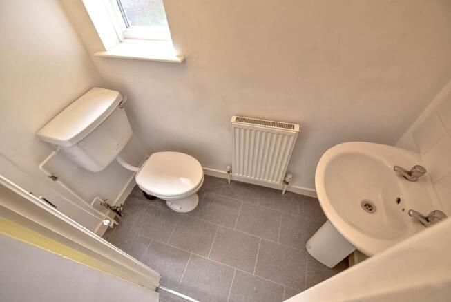2 bed Terraced to rent Image 7