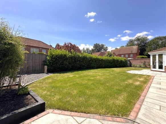 Lovely Rear Garden 600