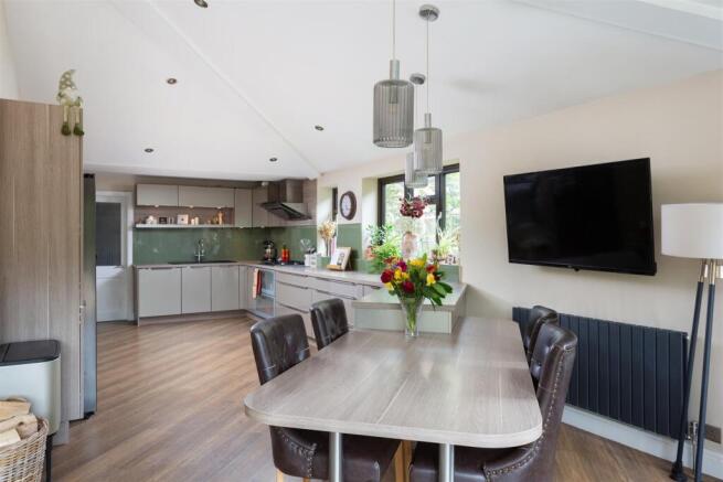 3 bed Detached for sale Image 4