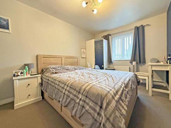 Samuel Bassett Avenue 50 - Bedroom One.jpg