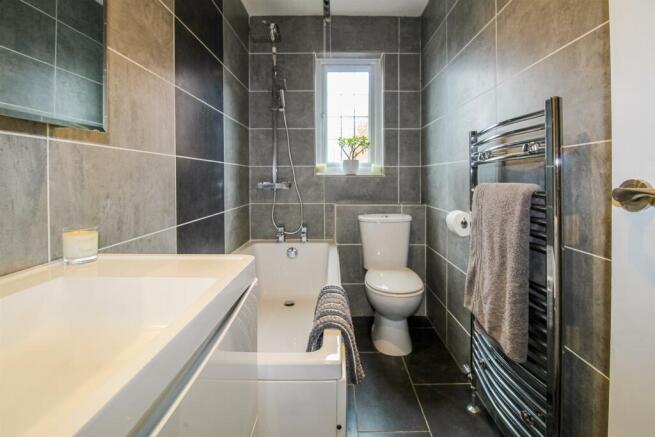 BATHROOM/W.C.